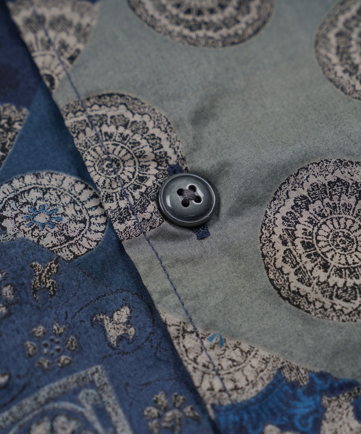 프리즘웍스(FRIZMWORKS) DIAMOND PATCHWORK RELAX SHIRT _ NAVY