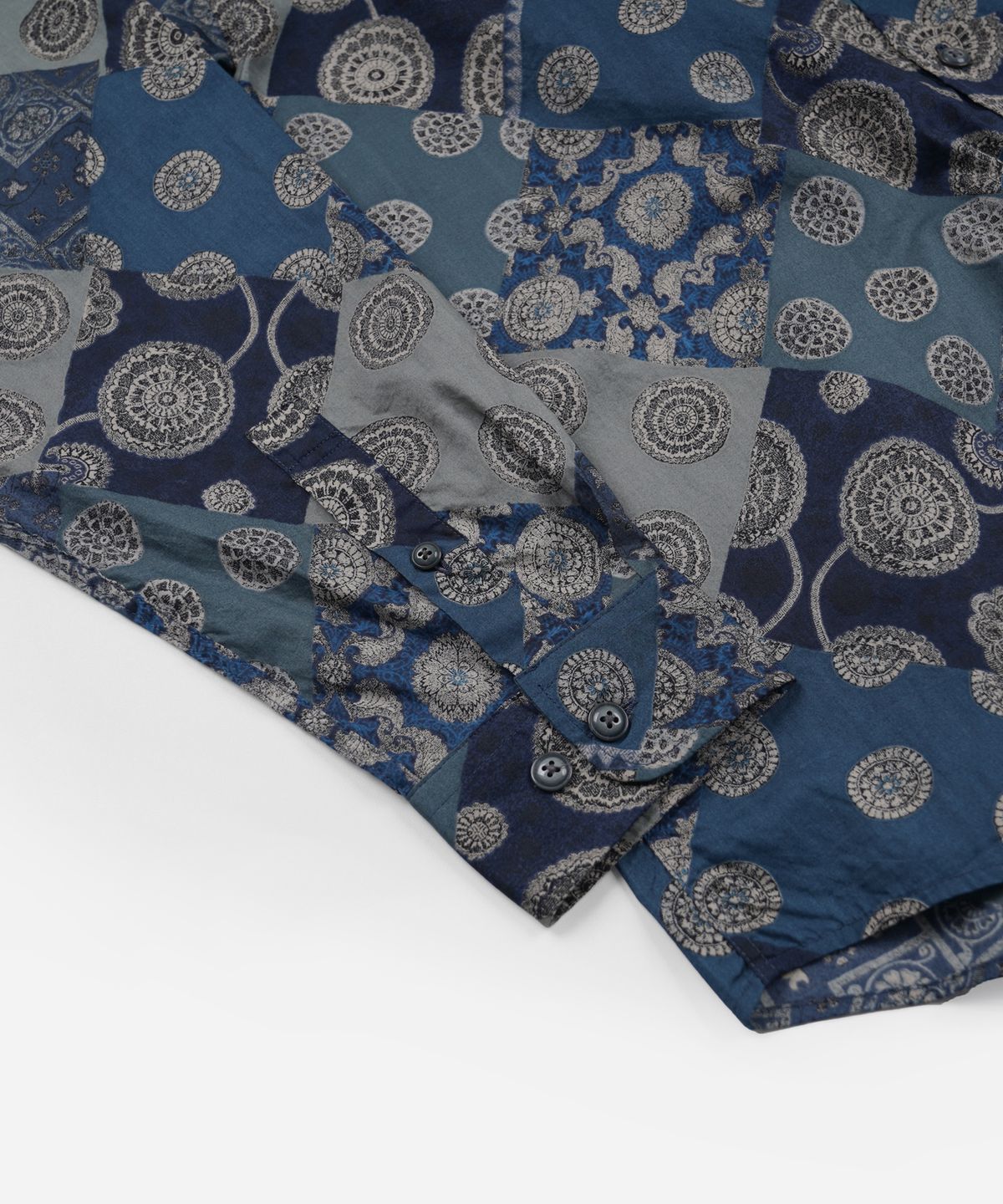 프리즘웍스(FRIZMWORKS) DIAMOND PATCHWORK RELAX SHIRT _ NAVY