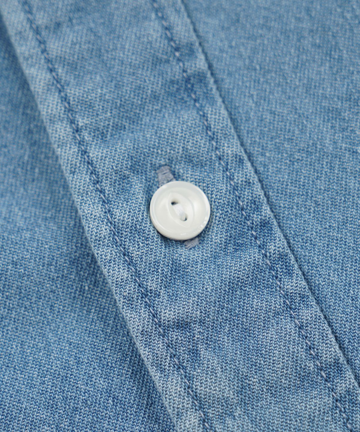 프리즘웍스(FRIZMWORKS) BLEACH DENIM UTILITY SHIRT _ MID BLUE