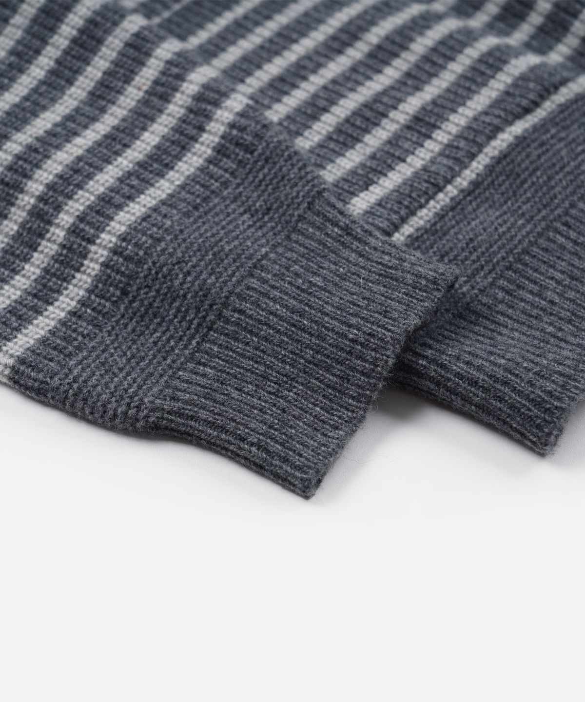 프리즘웍스(FRIZMWORKS) WOOL STRIPE ROUND CARDIGAN _ CHARCOAL