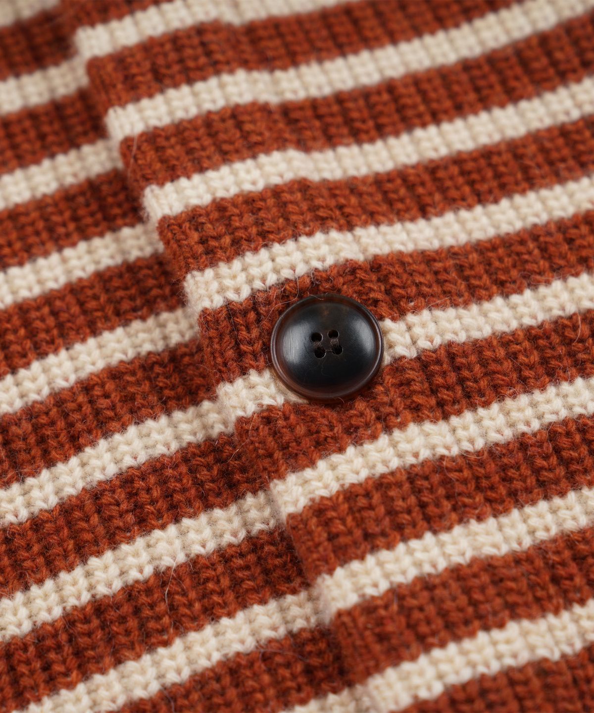 프리즘웍스(FRIZMWORKS) WOOL STRIPE ROUND CARDIGAN _ BRICK
