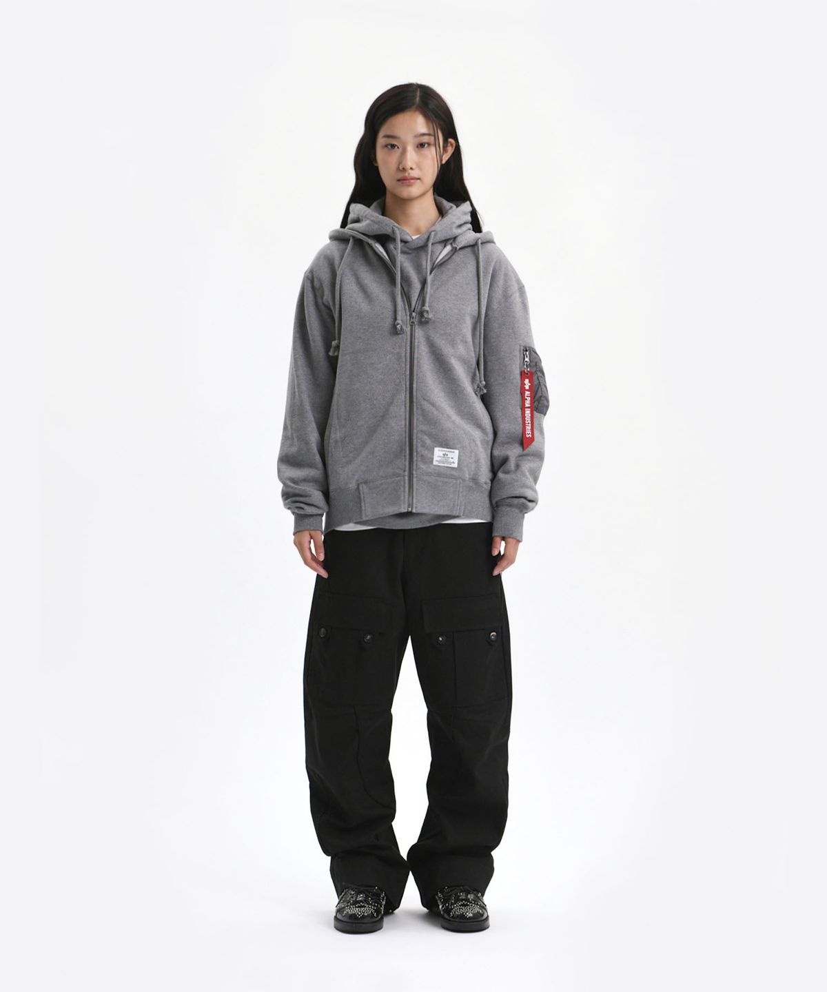 알파 인더스트리(ALPHA INDUSTRIES) 유틸리티 포켓 풀집 릴렉스 핏 스웻셔츠 미디엄 차콜 헤더