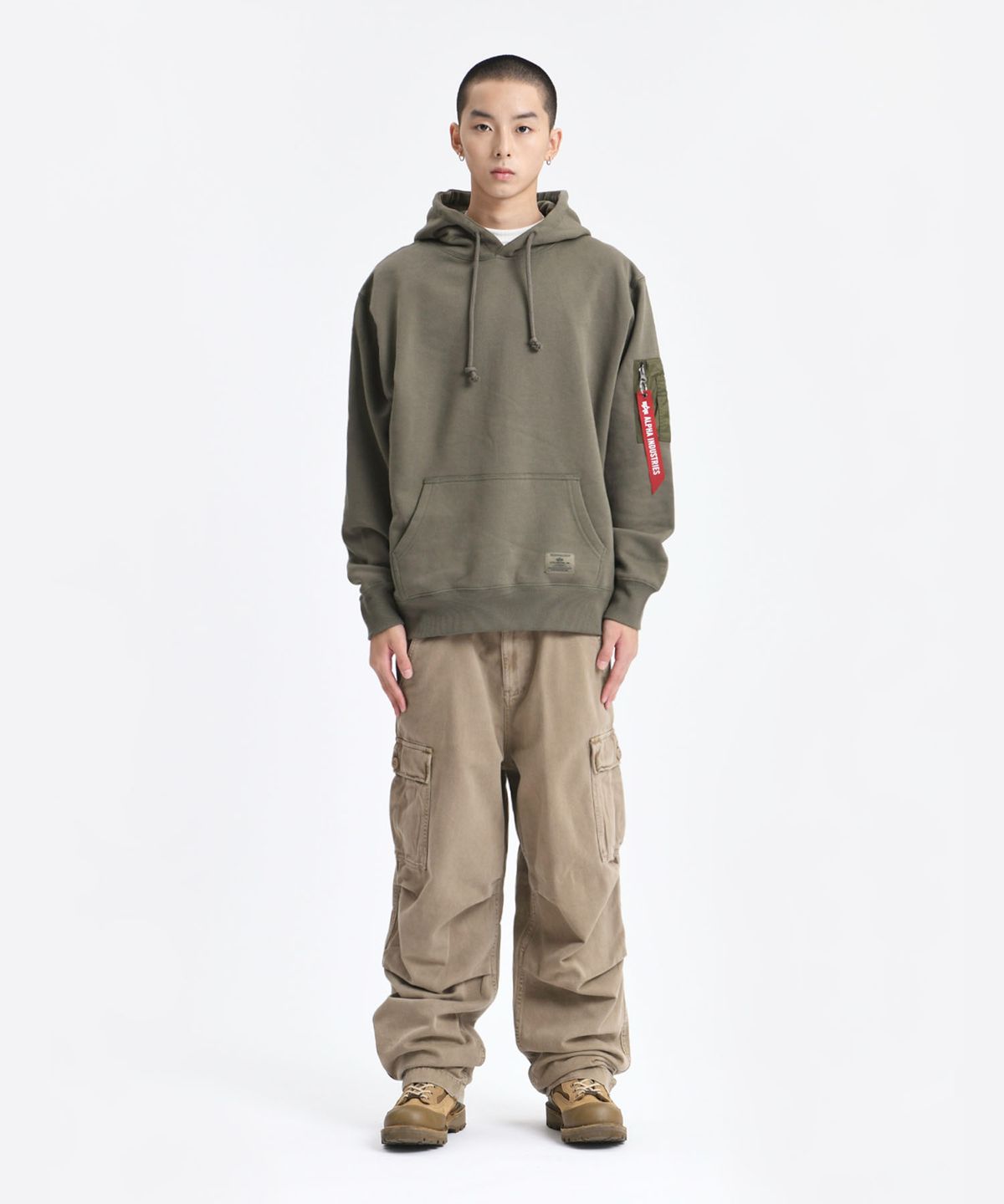 알파 인더스트리(ALPHA INDUSTRIES) 유틸리티 포켓 후디 릴렉스 핏 스웻셔츠 OG-107 그린