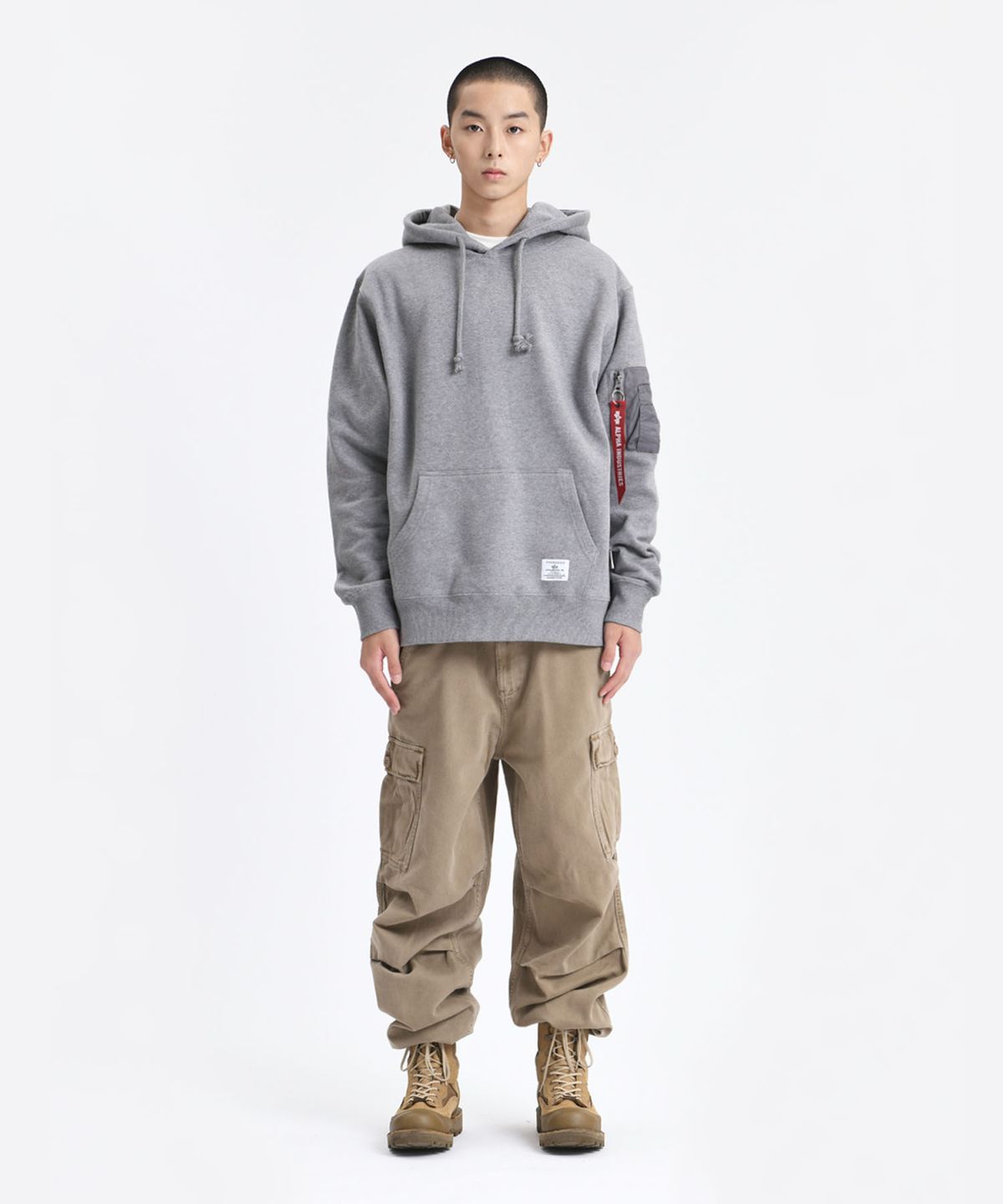 알파 인더스트리(ALPHA INDUSTRIES) 유틸리티 포켓 후디 릴렉스 핏 스웻셔츠 미디엄 차콜 헤더