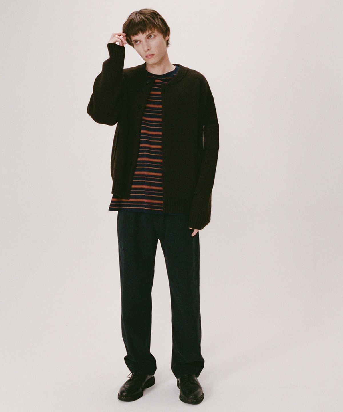 셔터(SHIRTER) CHUNKY YARN HEAVY CARDIGAN (DARK BROWN)