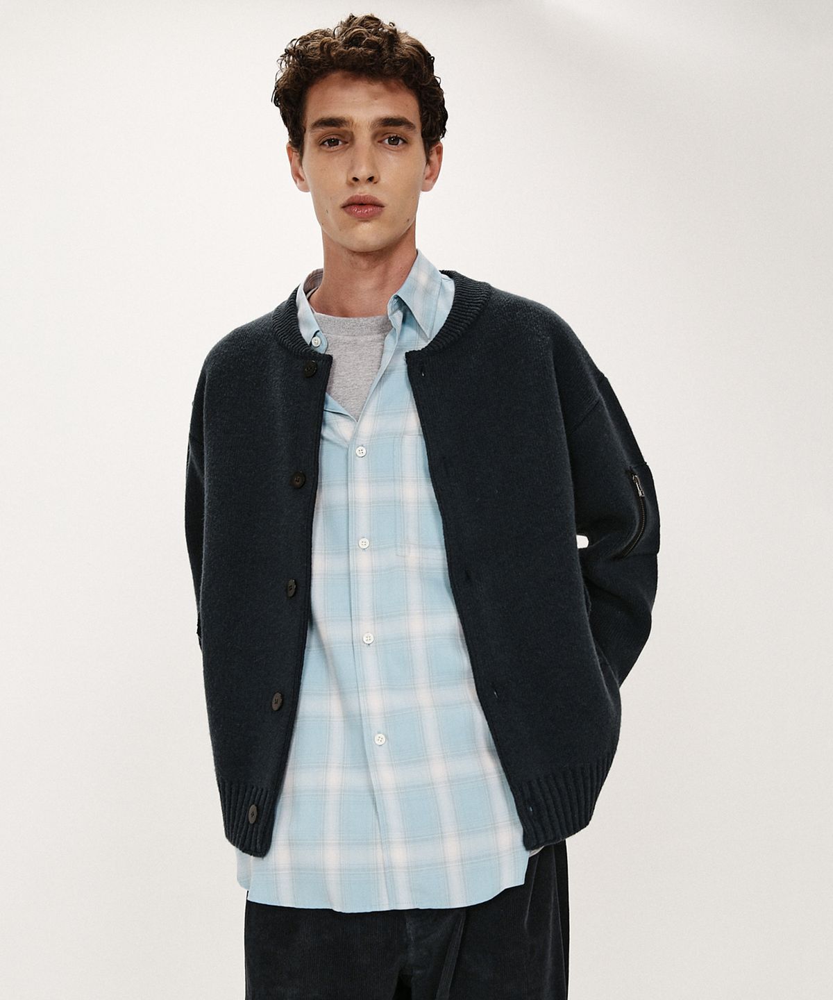 셔터(SHIRTER) CHUNKY YARN HEAVY CARDIGAN (STEEL NAVY)