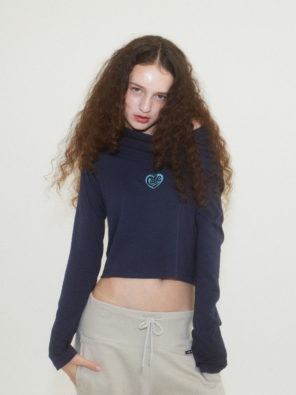에즈이프 캘리(ASIF CALIE) OPEN SHOULDER HOOD T-SHIRT NAVY