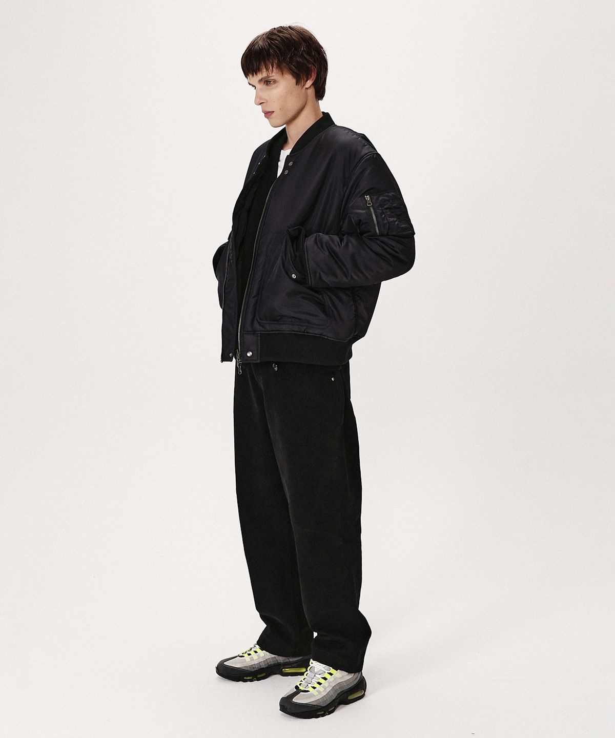 셔터(SHIRTER) NYLON REVERSIBLE BOMBER JUMPER (PURPLE BLACK)