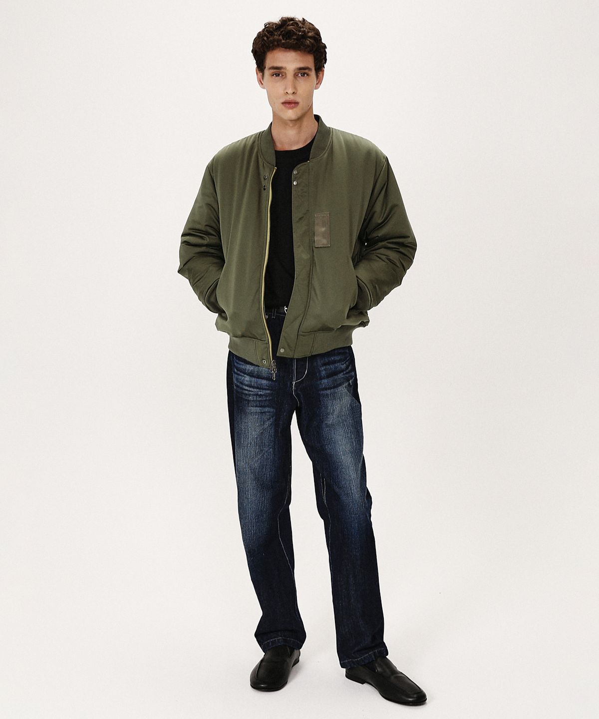 셔터(SHIRTER) NYLON REVERSIBLE BOMBER JUMPER (SAGE GREEN)