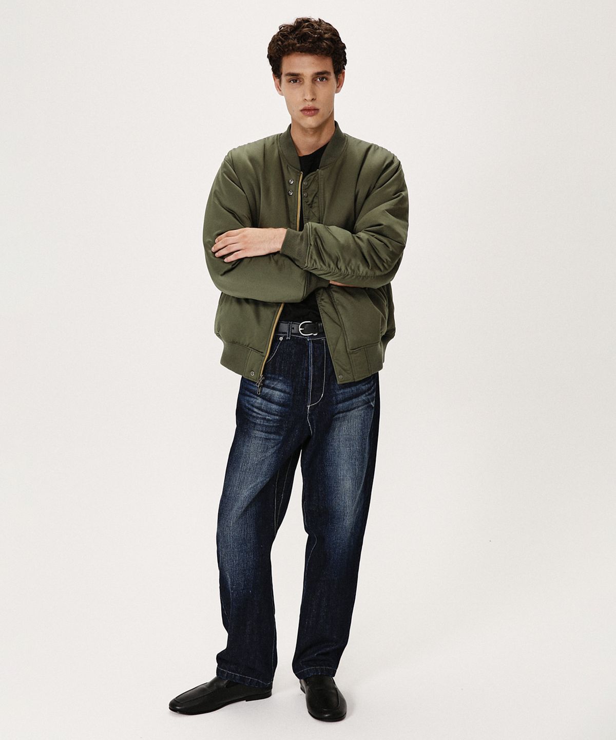 셔터(SHIRTER) NYLON REVERSIBLE BOMBER JUMPER (SAGE GREEN)