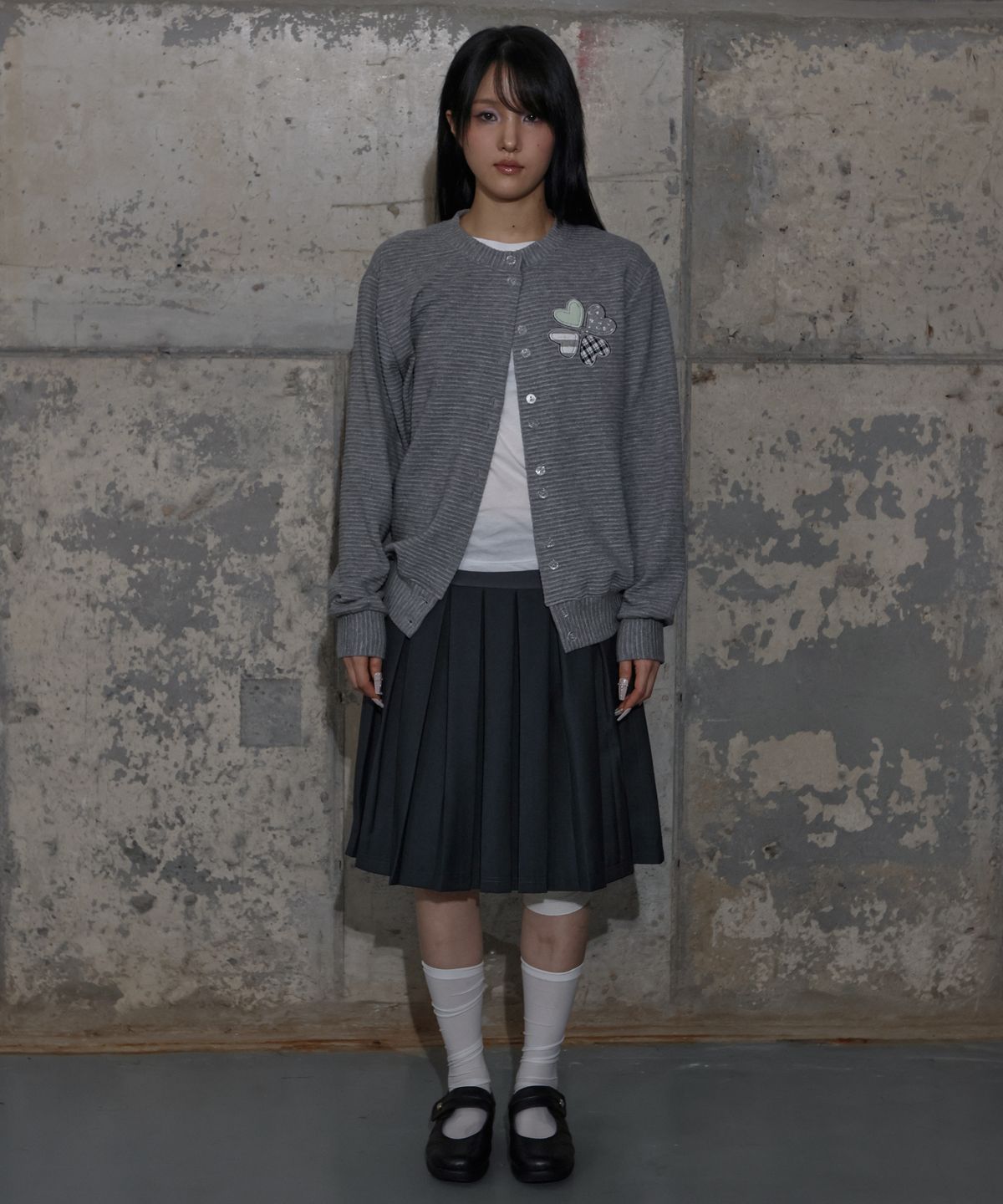팬시클럽(FANCY CLUB) 클로버 패치워크 가디건 (GRAY) F25ZA008