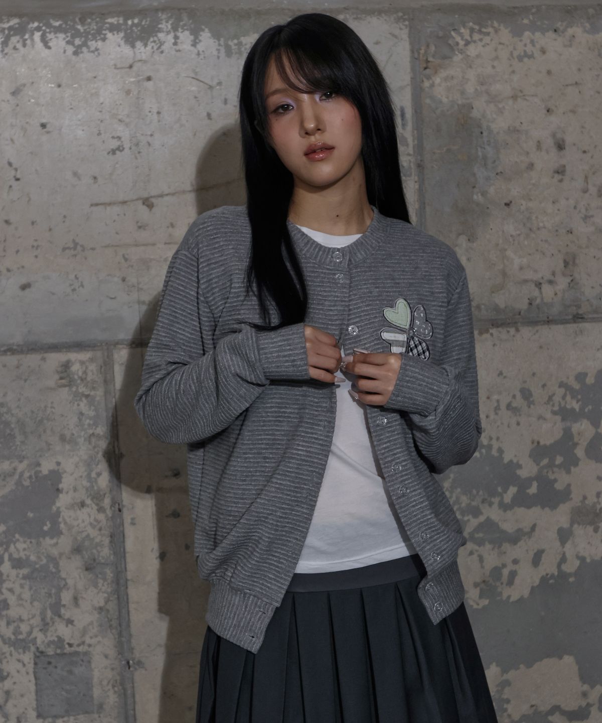 팬시클럽(FANCY CLUB) 클로버 패치워크 가디건 (GRAY) F25ZA008