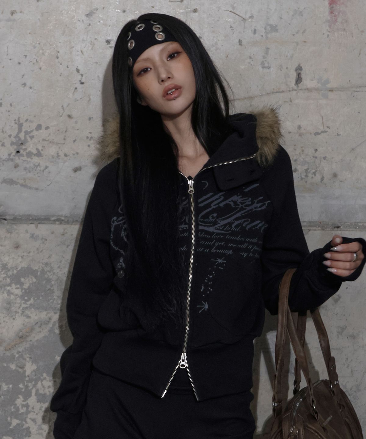 팬시클럽(FANCY CLUB) 루스리스 퍼 후드집업 (BLACK) F25ZA005
