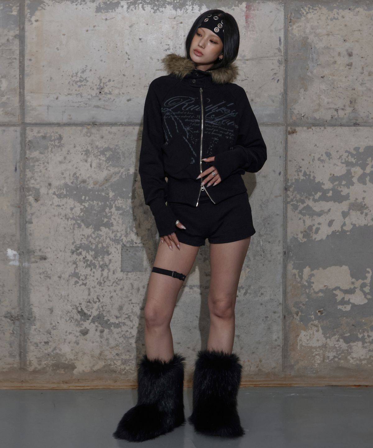팬시클럽(FANCY CLUB) 루스리스 퍼 후드집업 (BLACK) F25ZA005