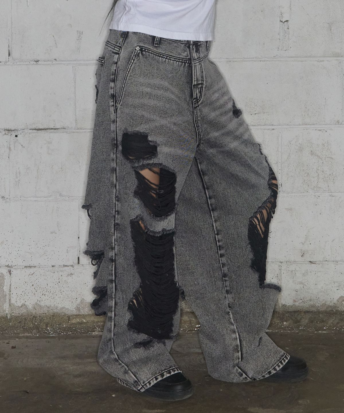 팬시클럽(FANCY CLUB) 워시드 데미지 데님 팬츠 (GRAY) F25ZD979