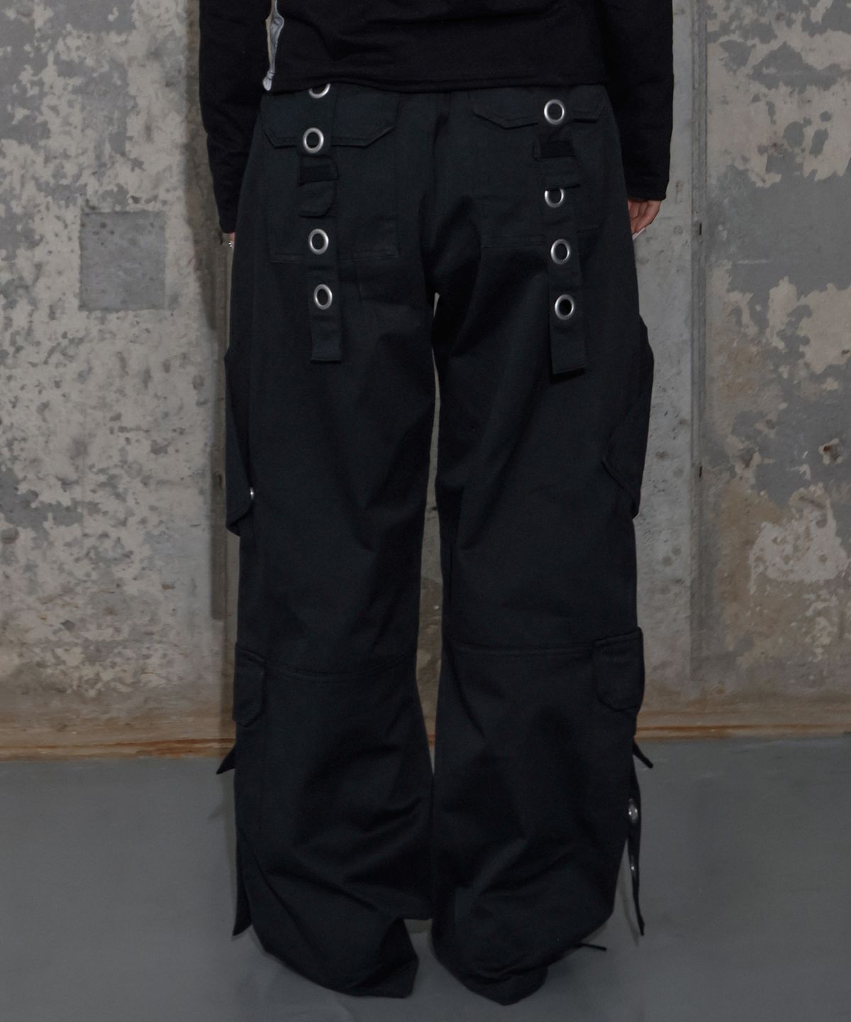 팬시클럽(FANCY CLUB) 디테처블 카고 스트랩 팬츠 (BLACK) F25ZD978
