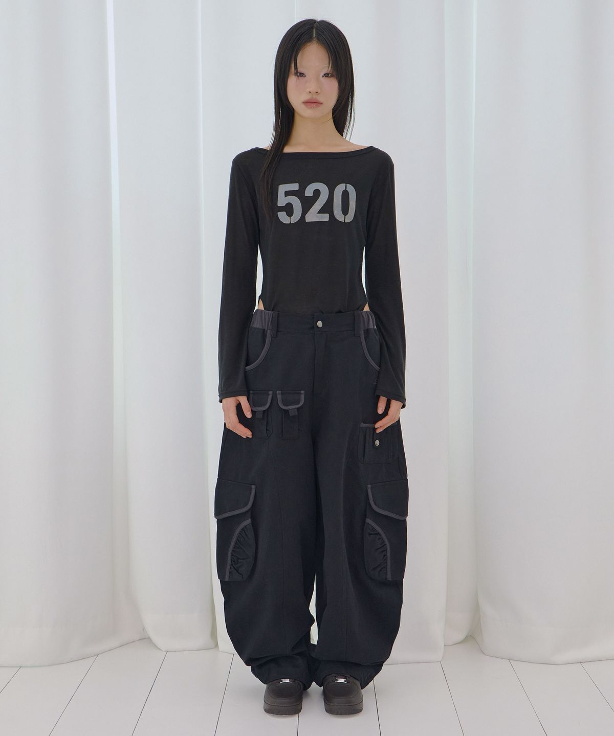 팬시클럽(FANCY CLUB) 520 보트넥 쉬어 롱슬리브 (BLACK) F26QB047