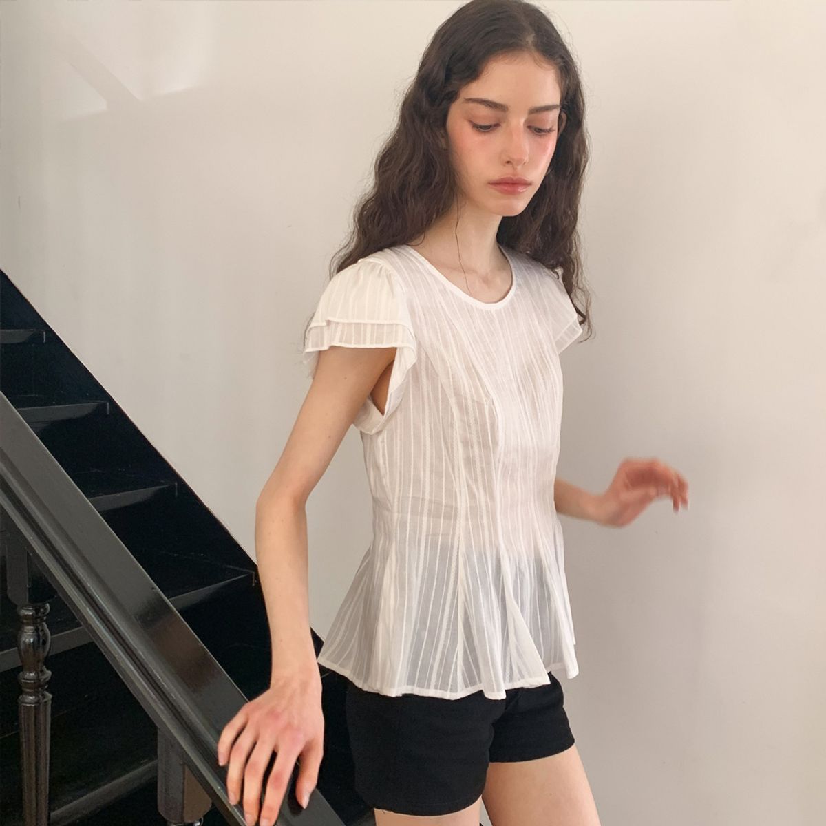리리수(LILISU) Ava Blouse / White