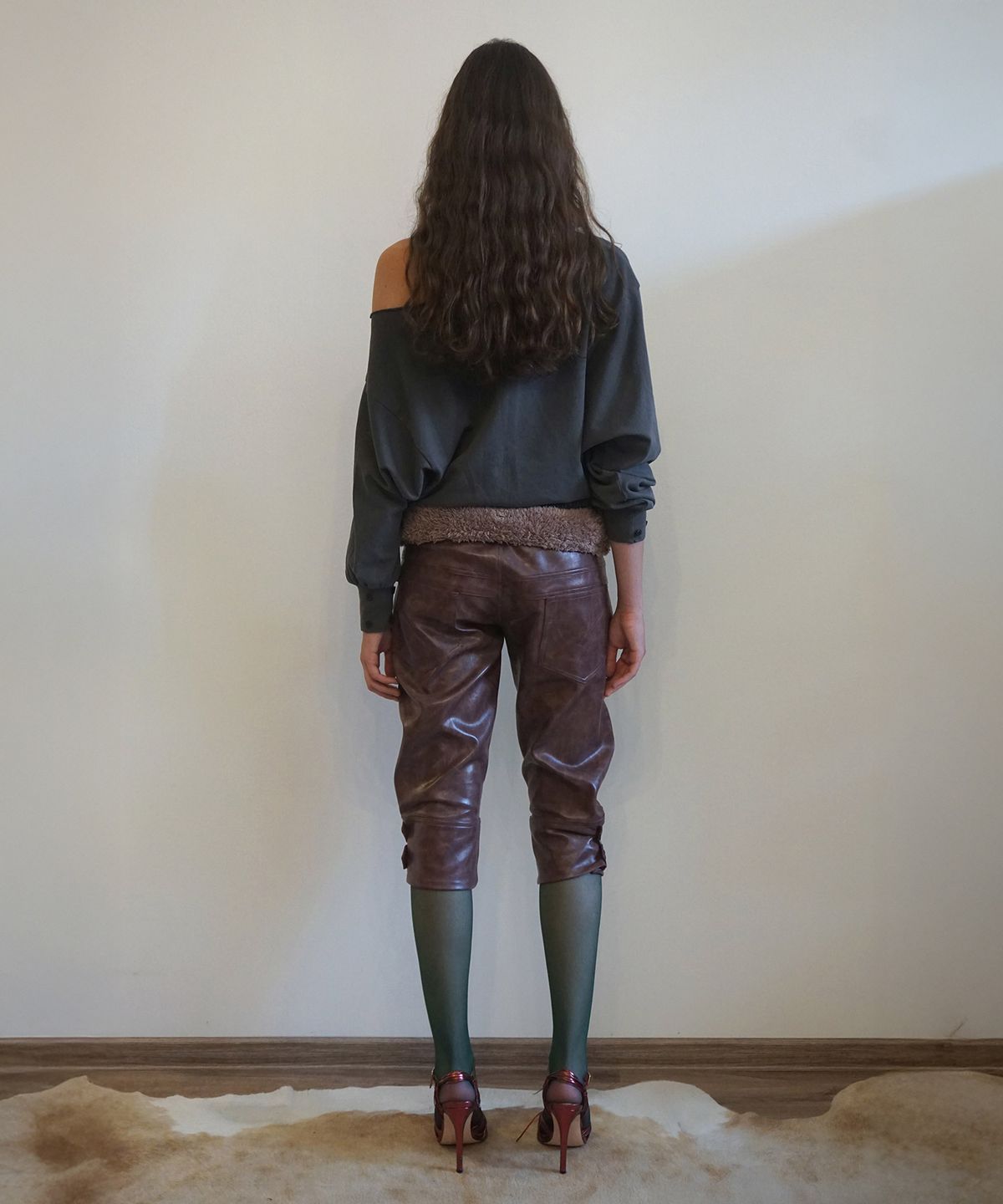 스컬프터(SCULPTOR) Capri Faux Leather Pants Burgundy