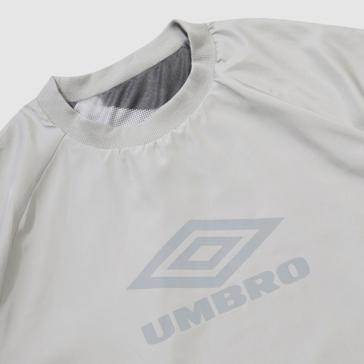 엄브로(UMBRO) NQ 리버시블 우븐 탑 그레이(UQ311CWT82)