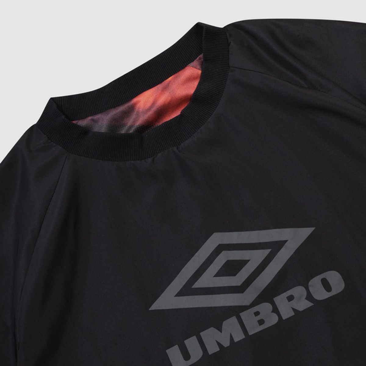 엄브로(UMBRO) NQ 리버시블 우븐 탑 블랙(UQ311CWT82)