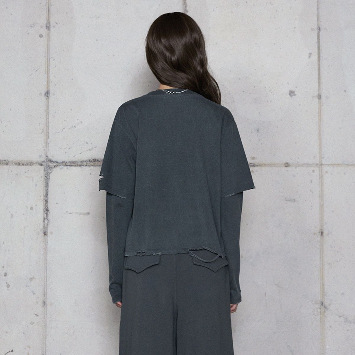 라라폭스(LALAFOX) DESTROYED LAYERED T-SHIRT CHARCOAL BR4CL009