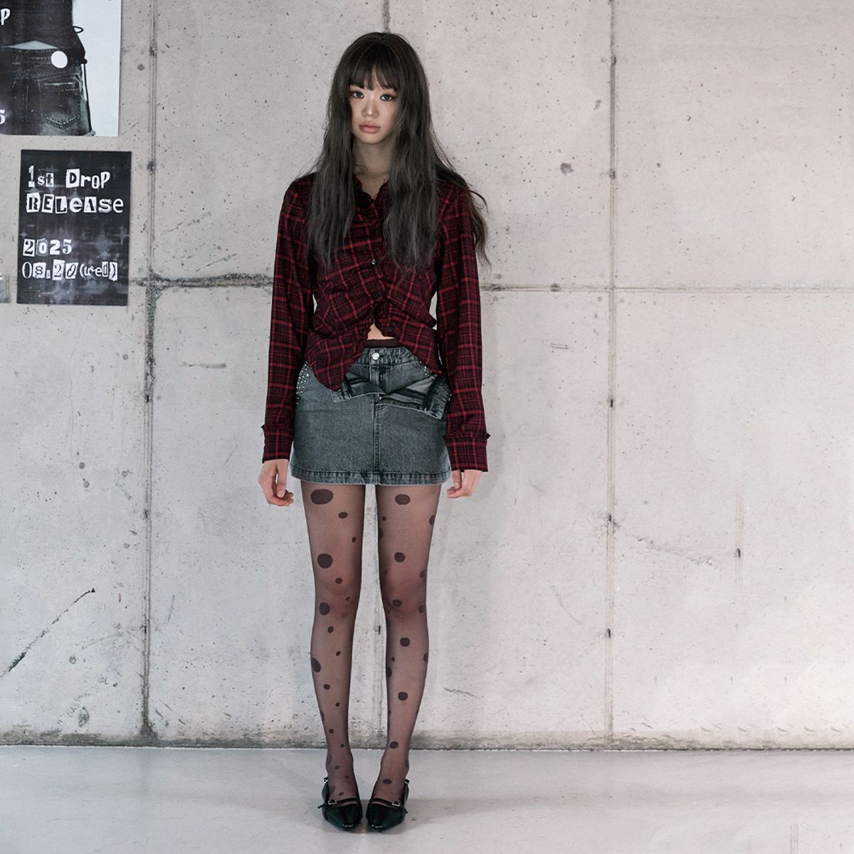 라라폭스(LALAFOX) STUD DENIM MINI SKIRT CHARCOAL BR4DS001