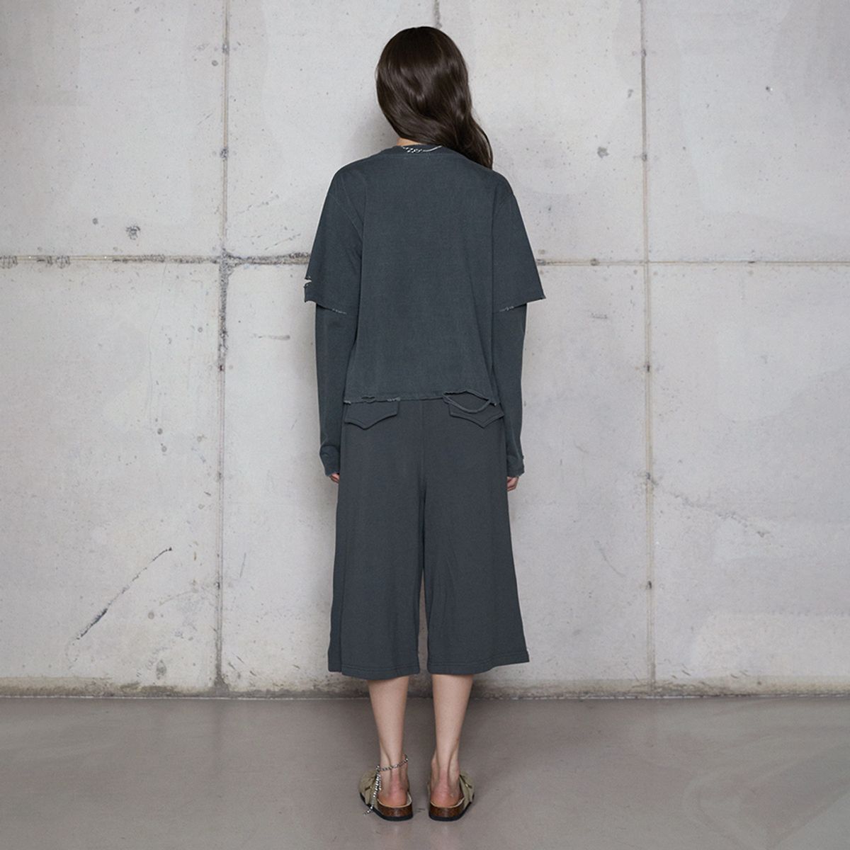 라라폭스(LALAFOX) STUD SWEAT SHORTS CHARCOAL BR4CP001