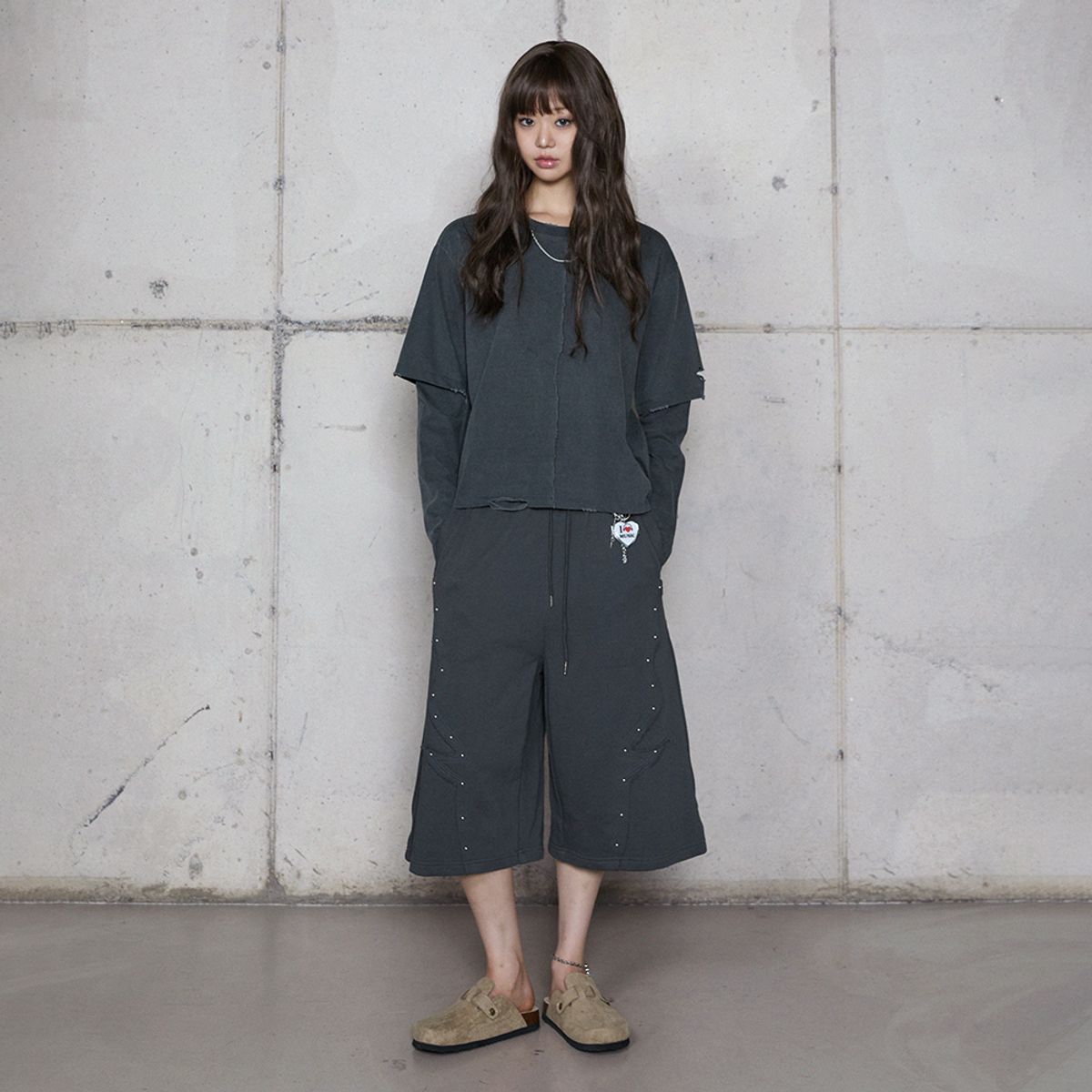 라라폭스(LALAFOX) STUD SWEAT SHORTS CHARCOAL BR4CP001