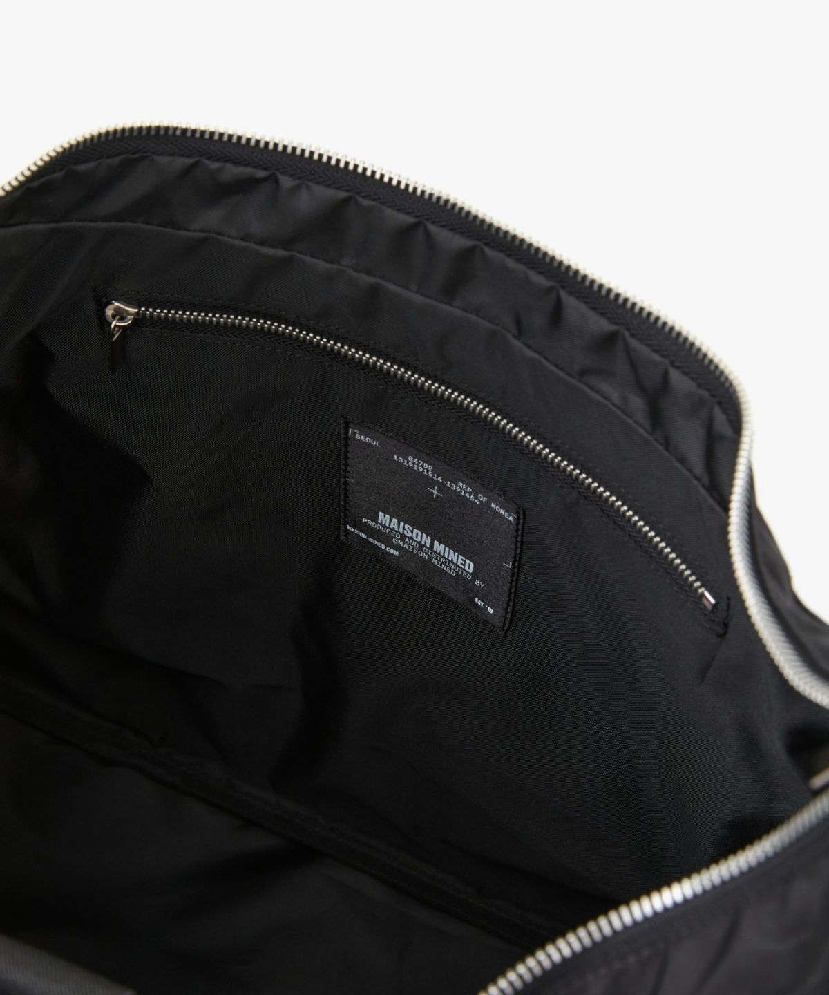 메종미네드(MAISON MINED) MULTI POCKET CROSS BAG
