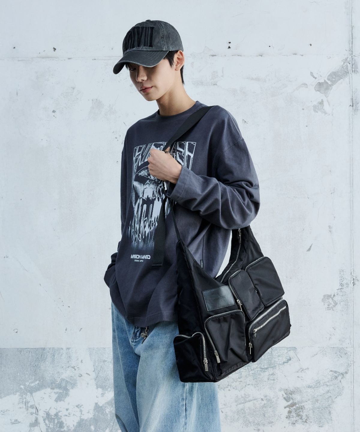 메종미네드(MAISON MINED) MULTI POCKET CROSS BAG