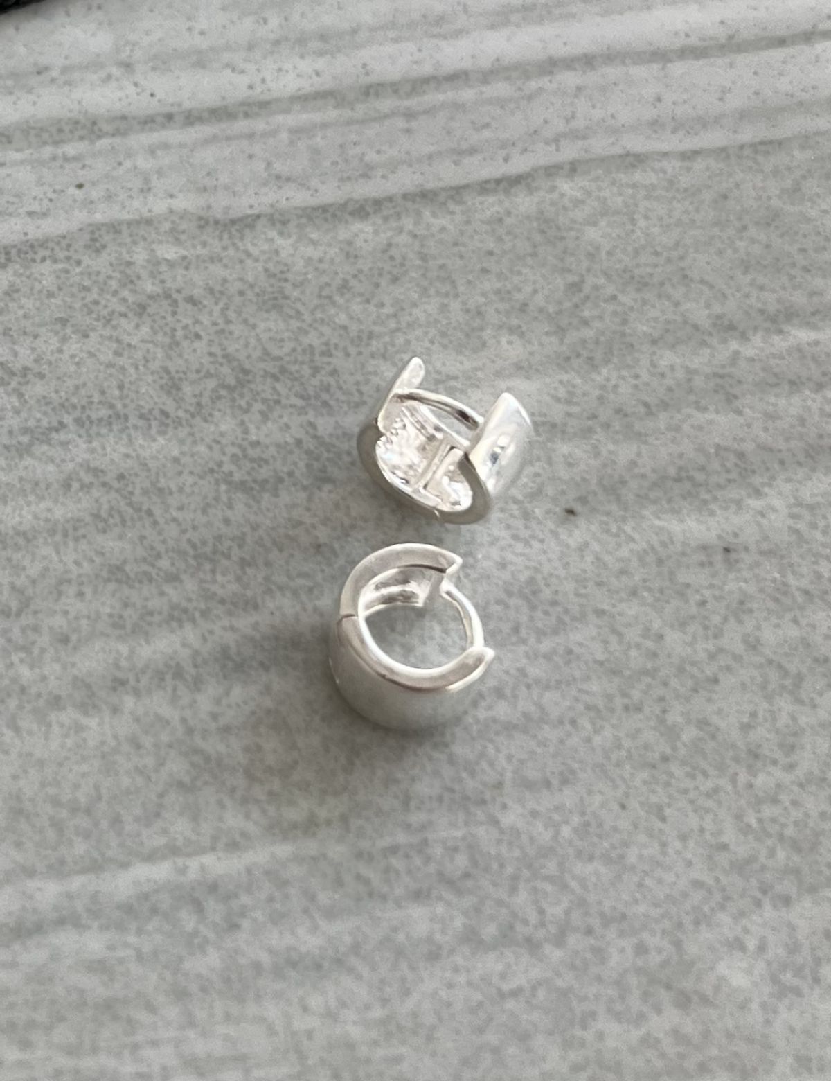 바라두(BARADU) 925 Flat mirror hoop earrings