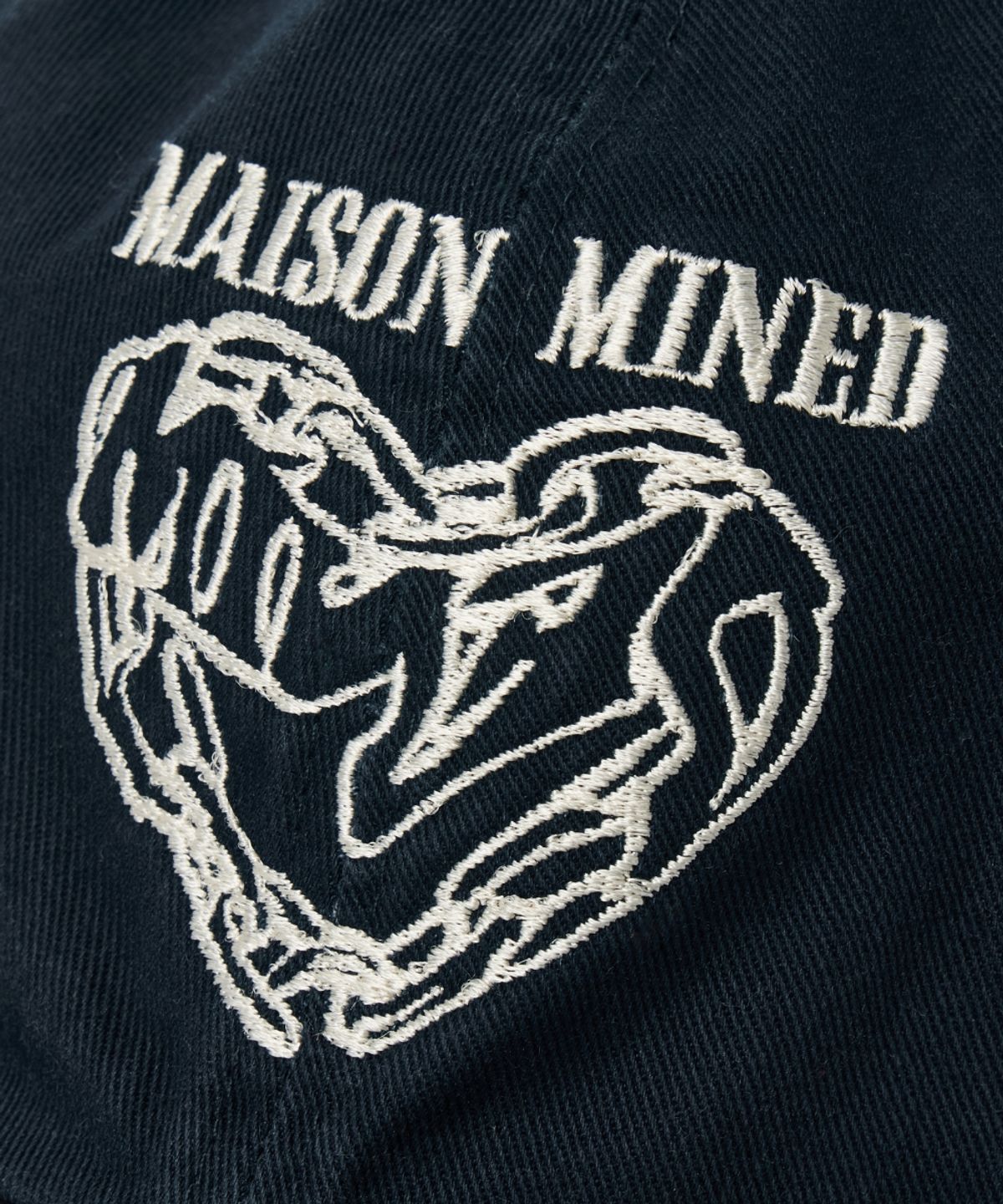 메종미네드(MAISON MINED) DOODLE HEART VINTAGE WASHED BALL CAP NAVY