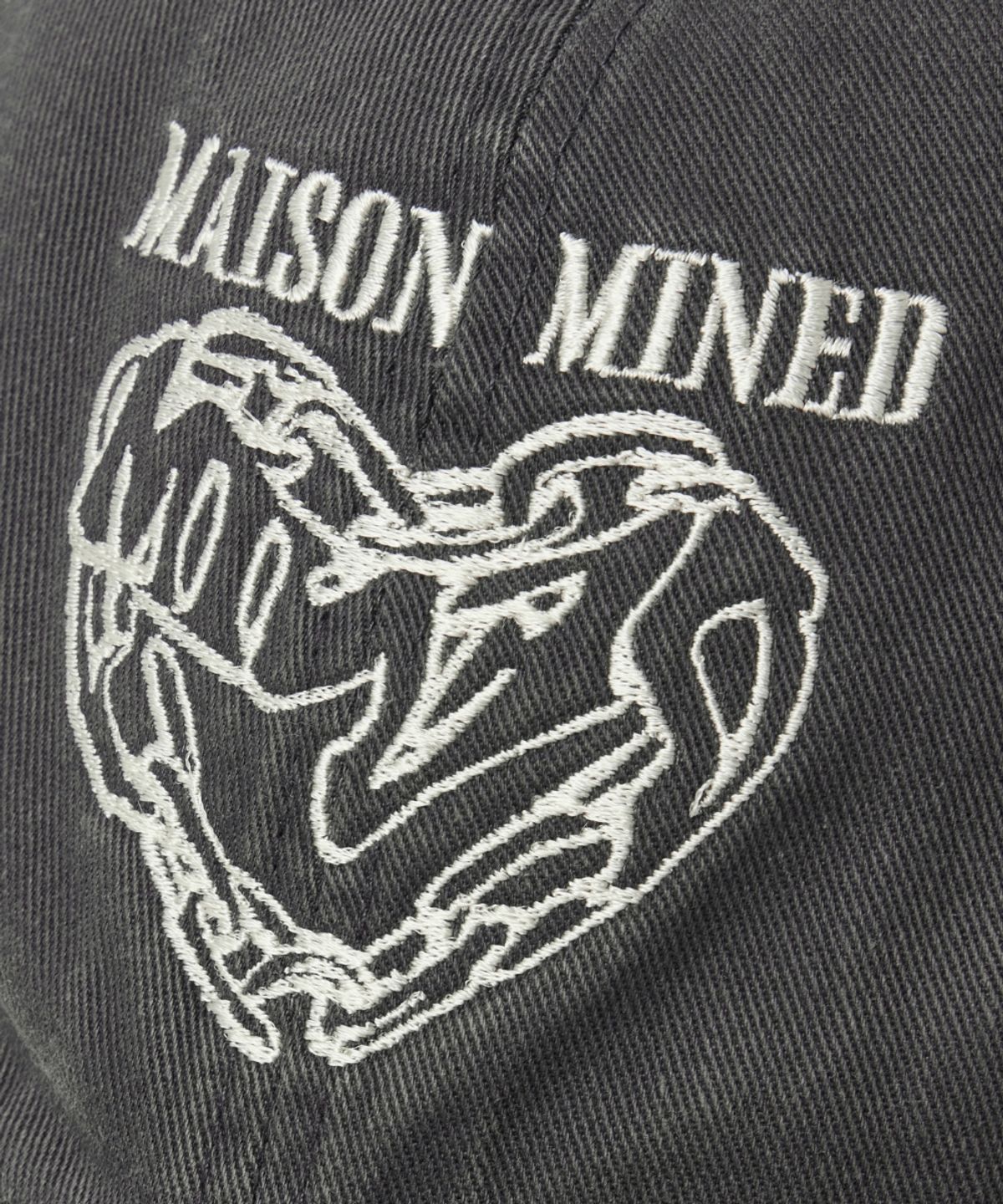 메종미네드(MAISON MINED) DOODLE HEART VINTAGE WASHED BALL CAP CHARCOAL
