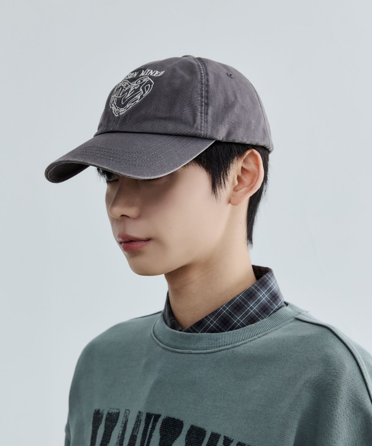 메종미네드(MAISON MINED) DOODLE HEART VINTAGE WASHED BALL CAP CHARCOAL
