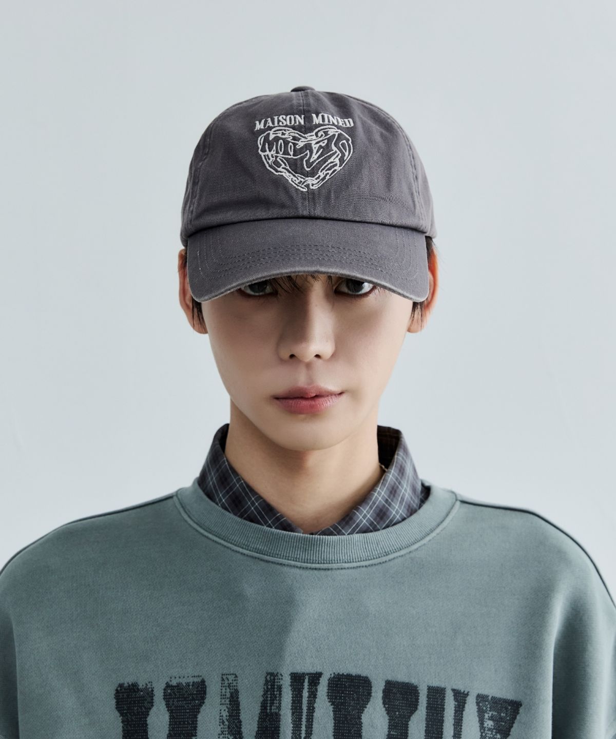 메종미네드(MAISON MINED) DOODLE HEART VINTAGE WASHED BALL CAP CHARCOAL