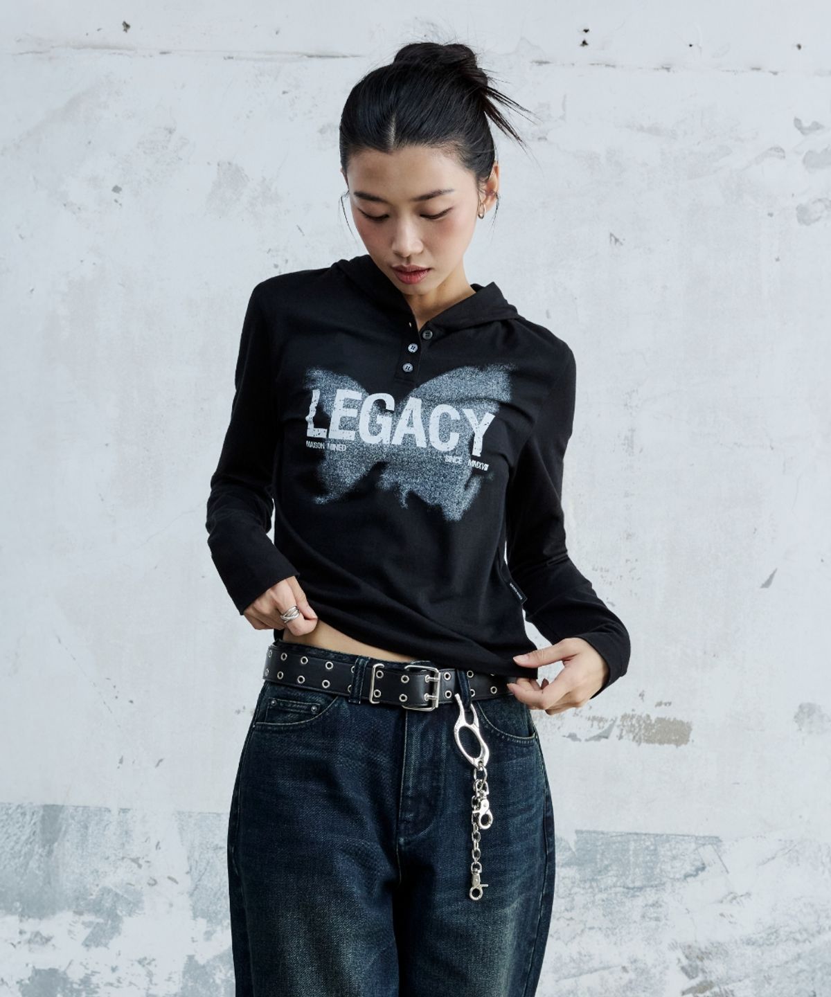 메종미네드(MAISON MINED) (W) LEGACY HOODED LONG SLEEVE BLACK