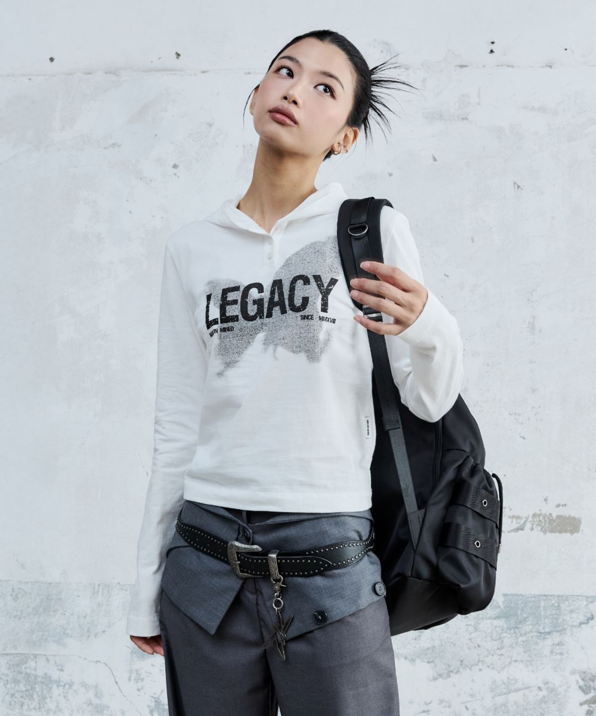 메종미네드(MAISON MINED) (W) LEGACY HOODED LONG SLEEVE WHITE