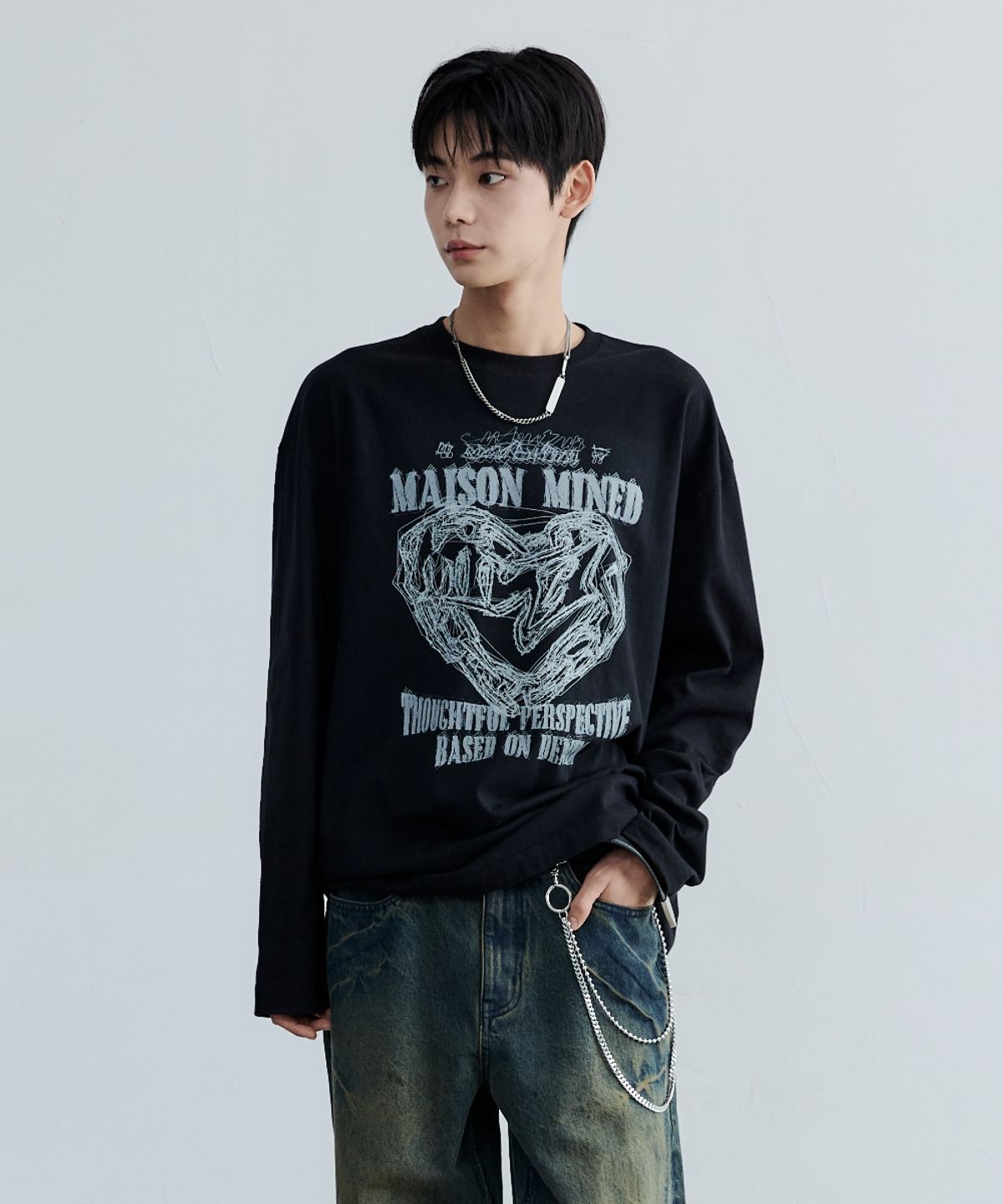 메종미네드(MAISON MINED) DOODLE HEART LONG SLEEVE BLACK