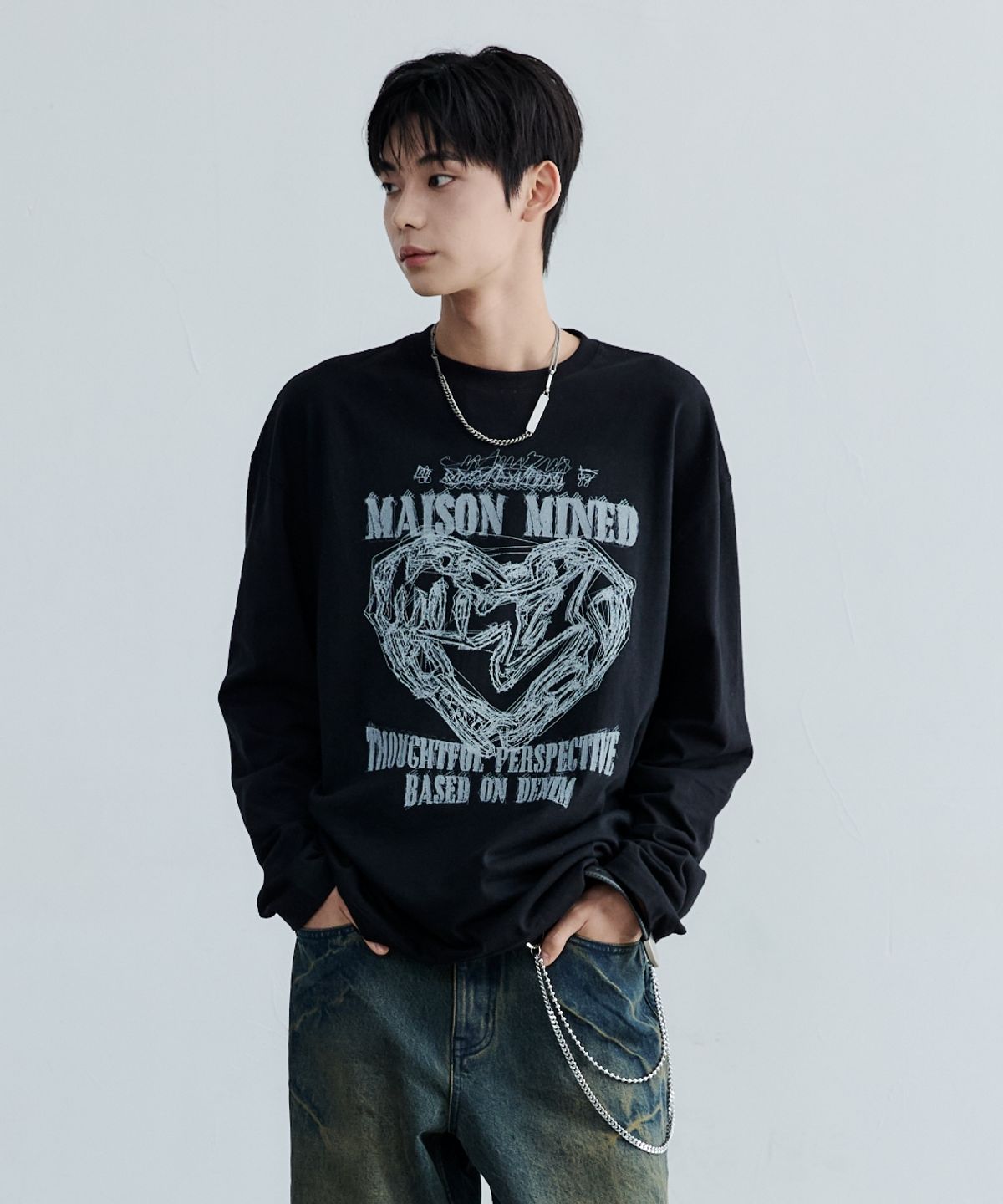 메종미네드(MAISON MINED) DOODLE HEART LONG SLEEVE BLACK