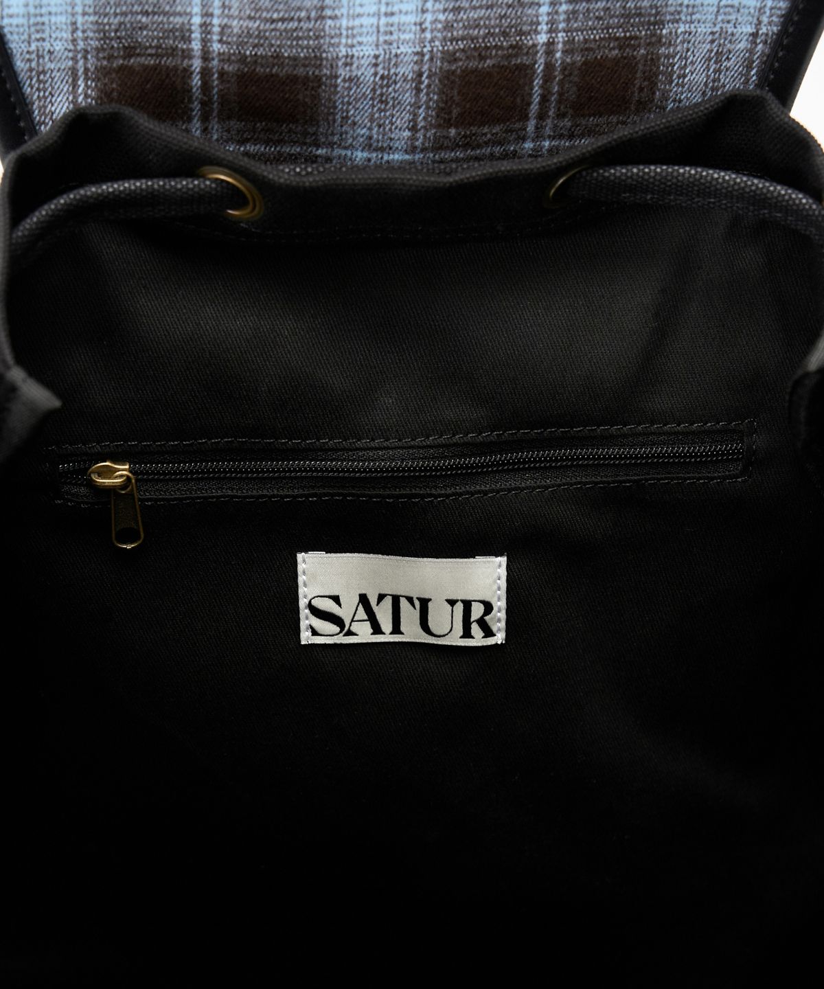 세터(SATUR) 포켓 버킷 백팩 블랙