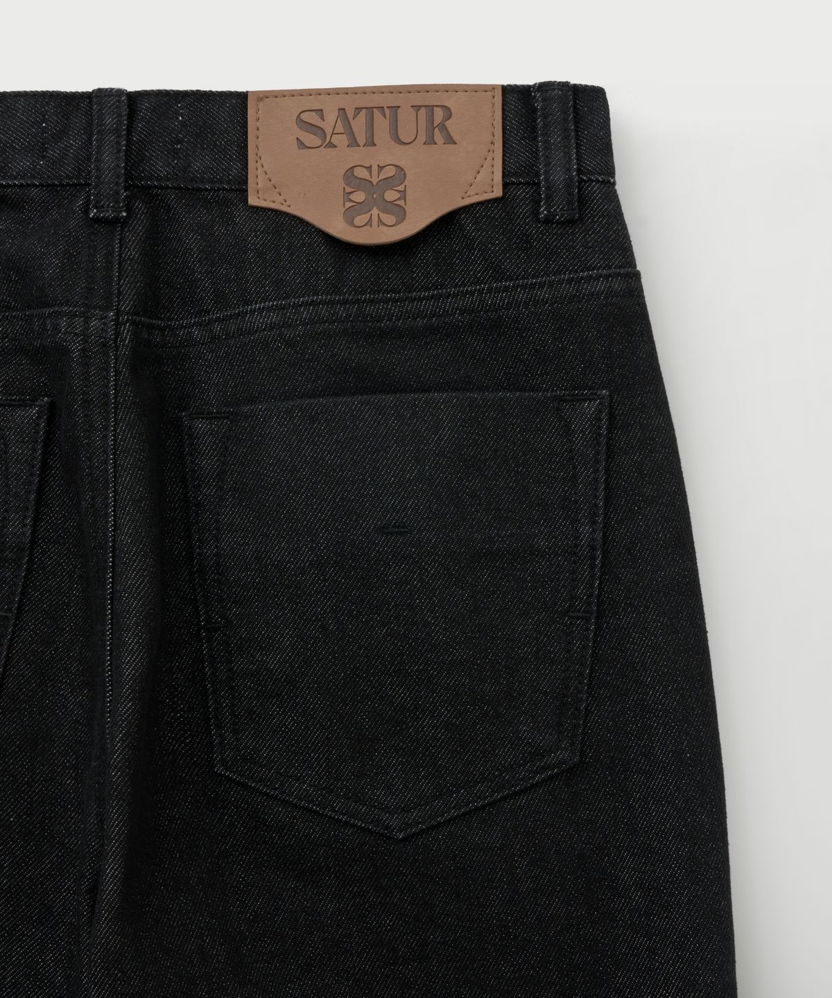 세터(SATUR) (W) 세미 루즈 부츠컷 데님 팬츠 블랙
