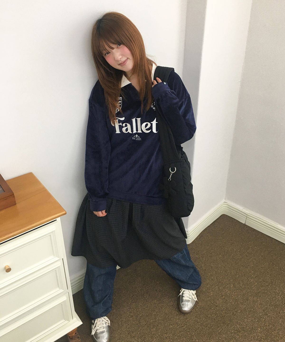 팔렛(FALLETT) 벨로아 카라 맨투맨 네이비