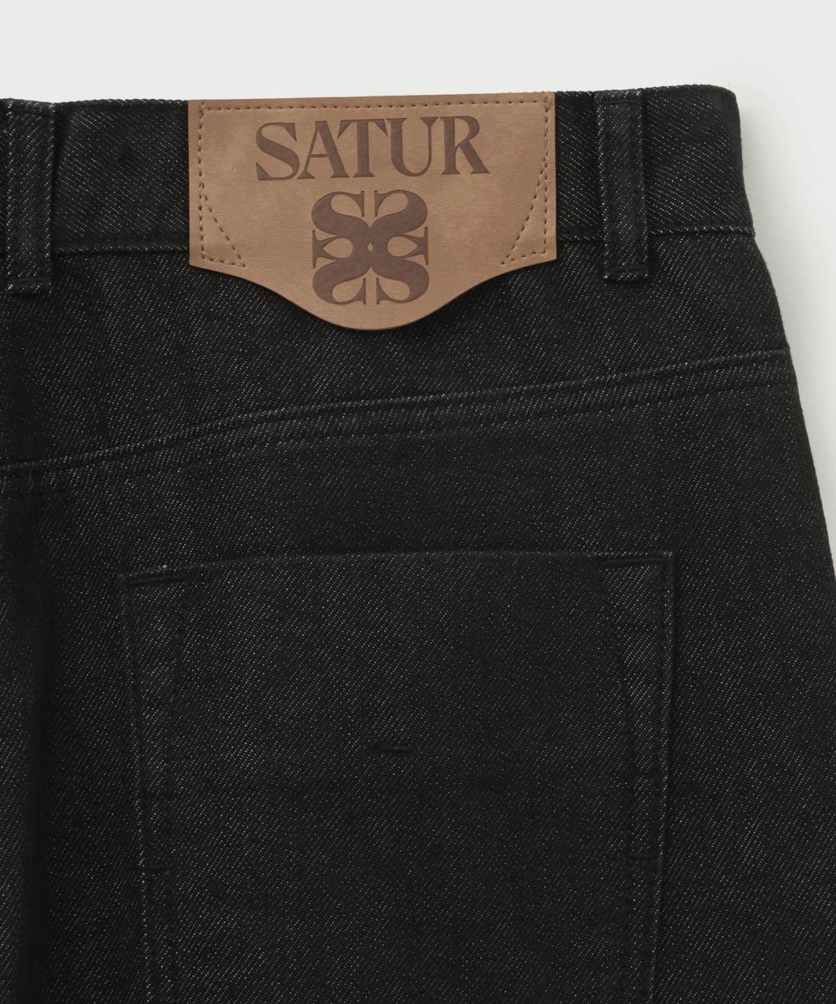 세터(SATUR) 세미 루즈 부츠컷 데님 팬츠 블랙