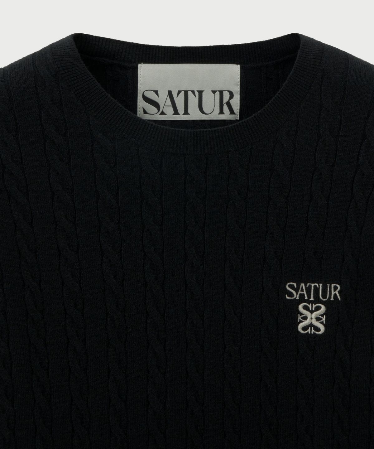 세터(SATUR) 플레인 케이블 크루 넥 니트 블랙