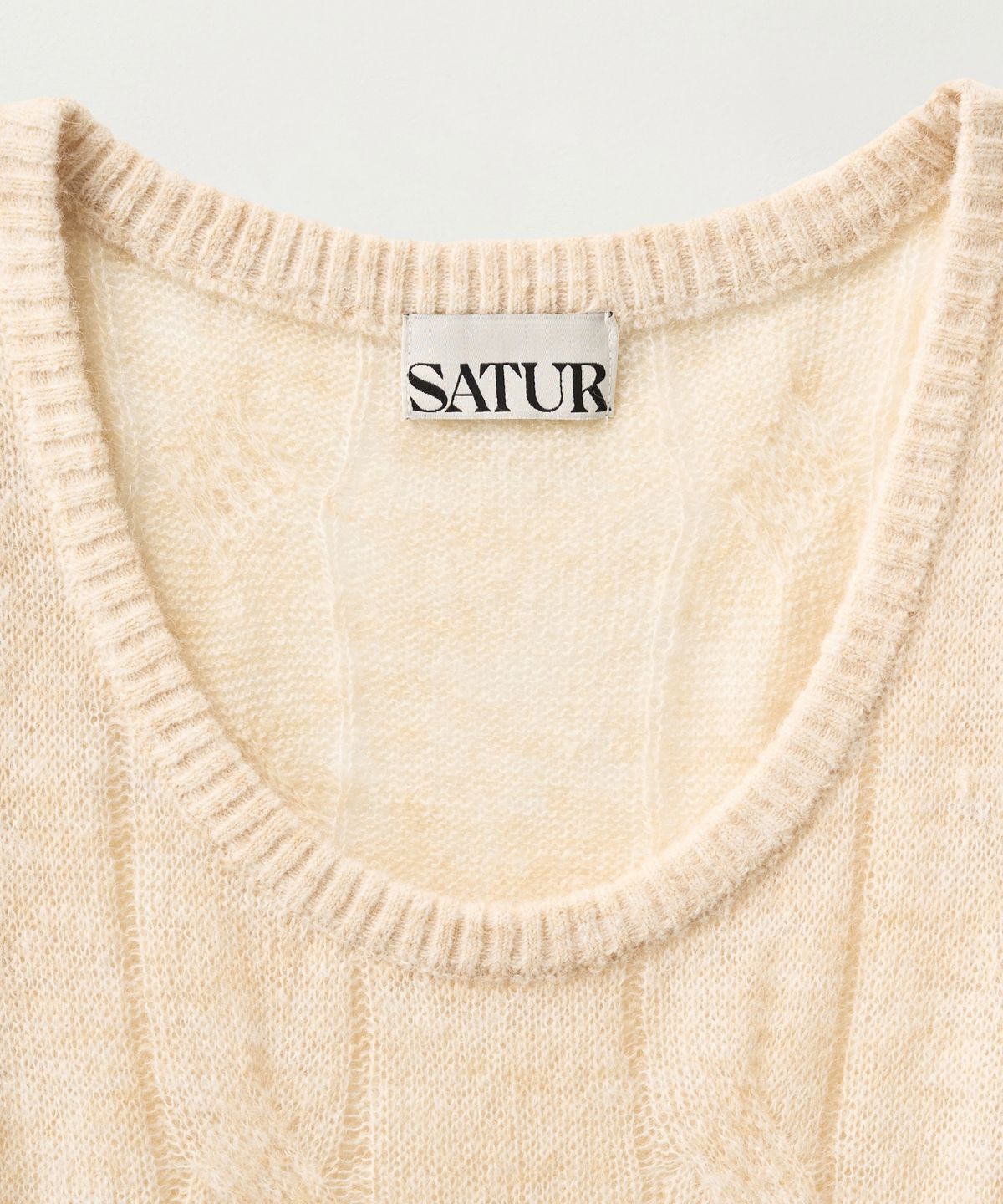 세터(SATUR) (W) 모헤어 크롭 니트 베스트 크림