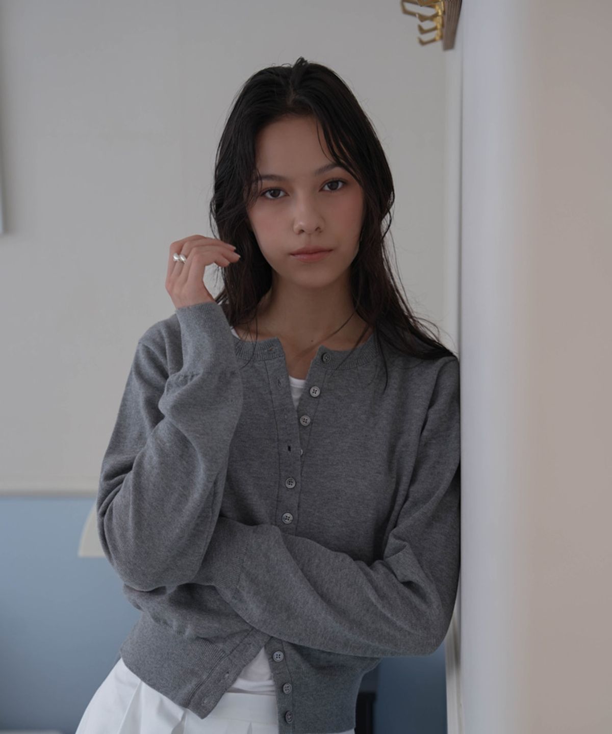 드헤베(DEHEVE) Signiture Pearl Button Cardigan [Gray]