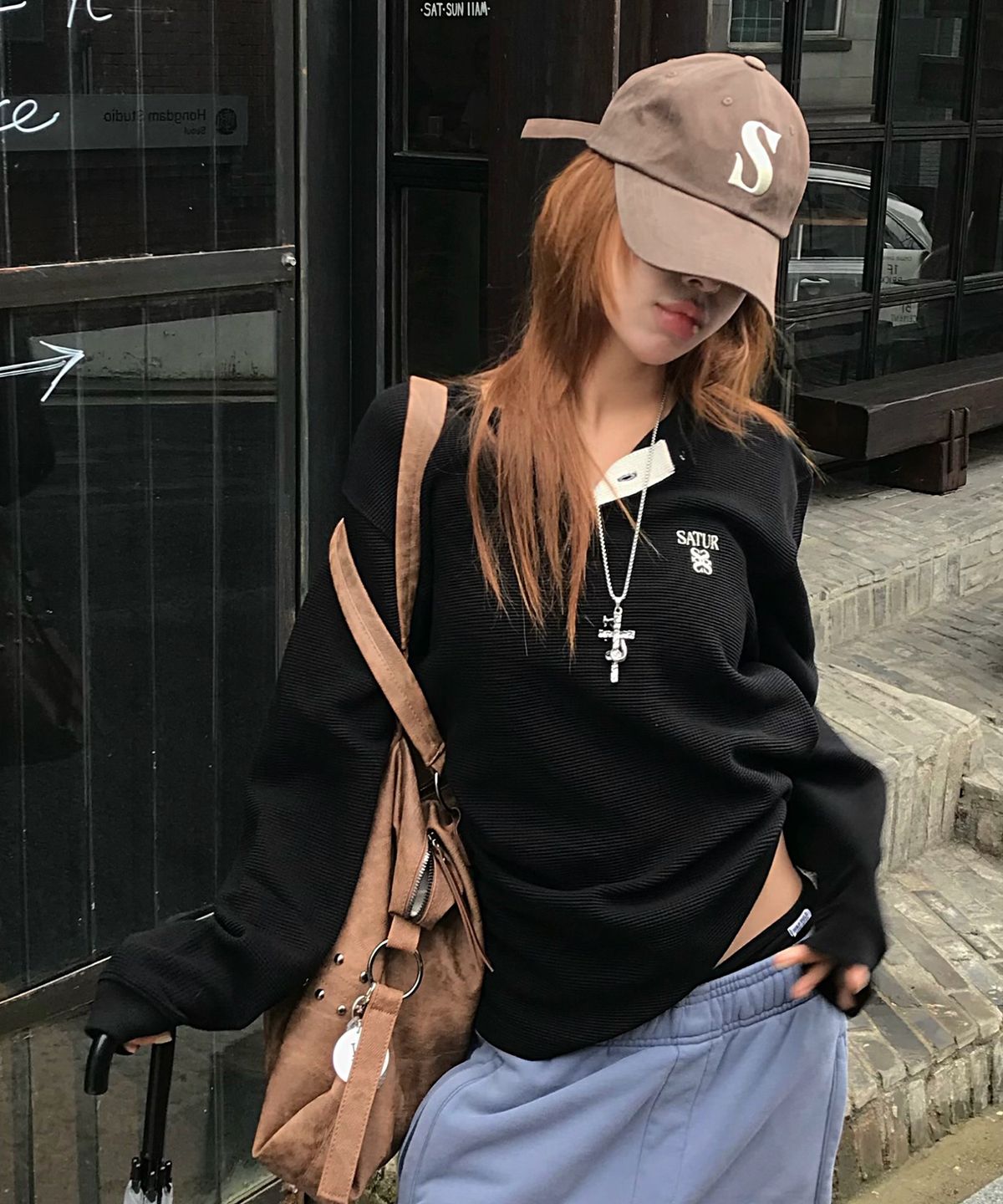 세터(SATUR) 와플 헨리넥 롱 슬리브 블랙