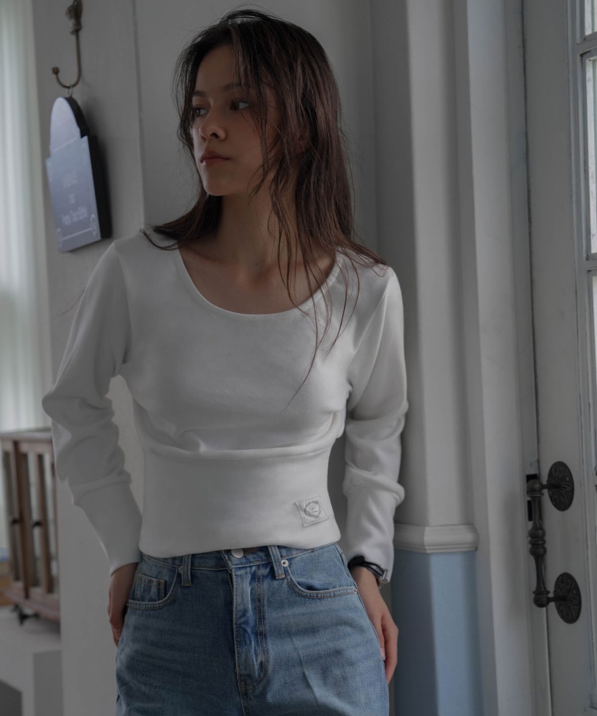 드헤베(DEHEVE) Slim U-neck Long Sleeve [Ivory]
