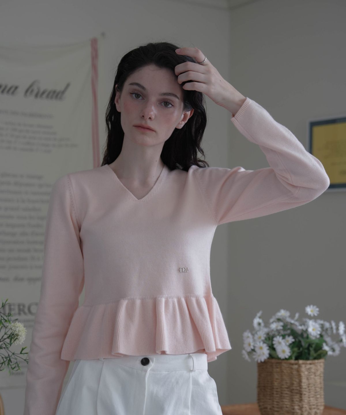 드헤베(DEHEVE) V-neck Flare Shirring Knit [Pink]